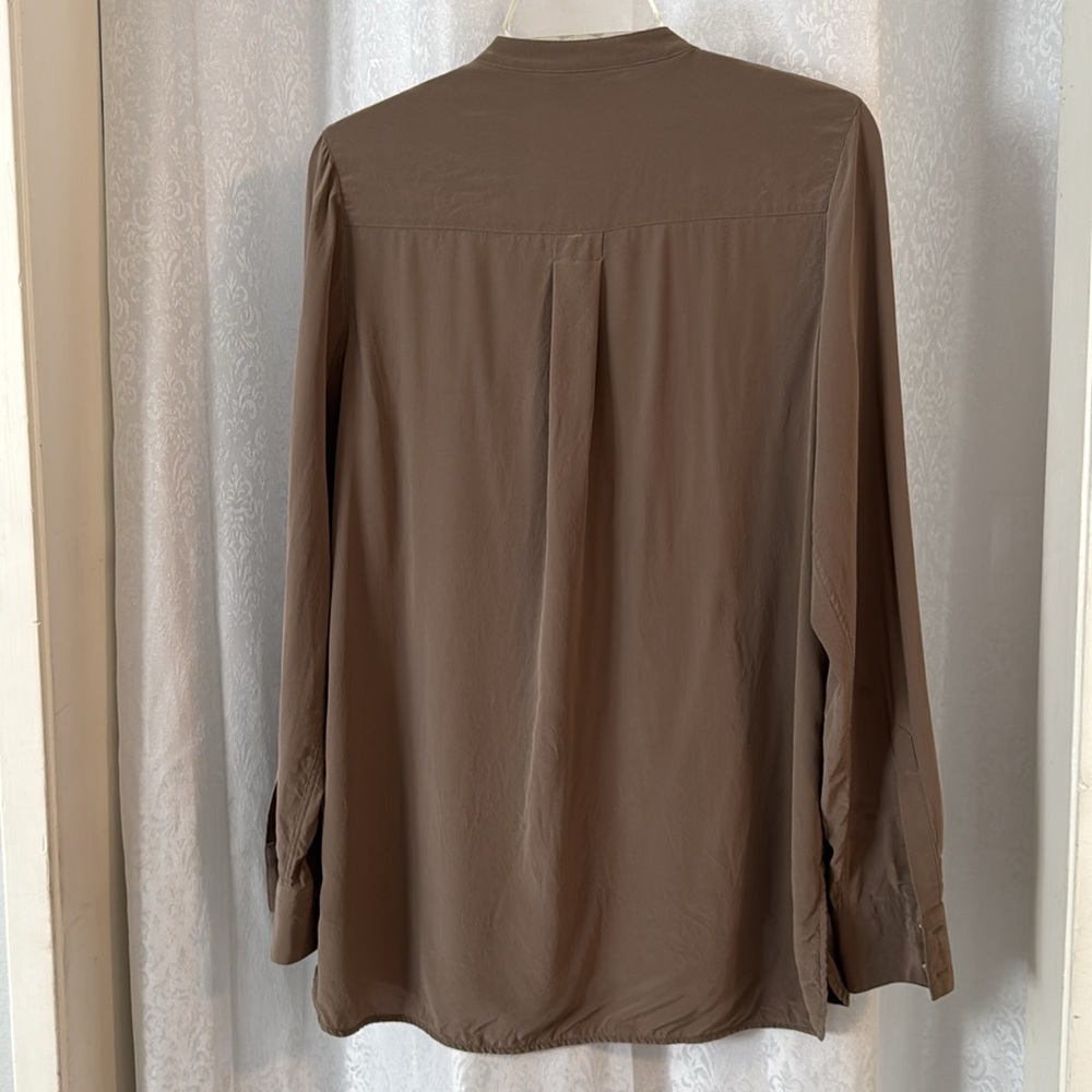 VINCE SILK BLOUSE SZ: 10 - Picture 2 of 7